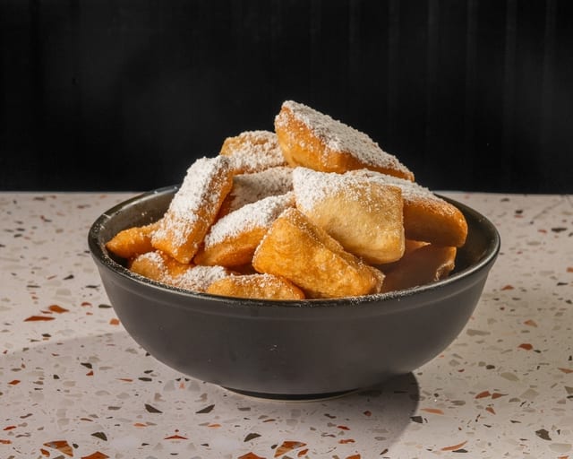 ZEPPOLIS.